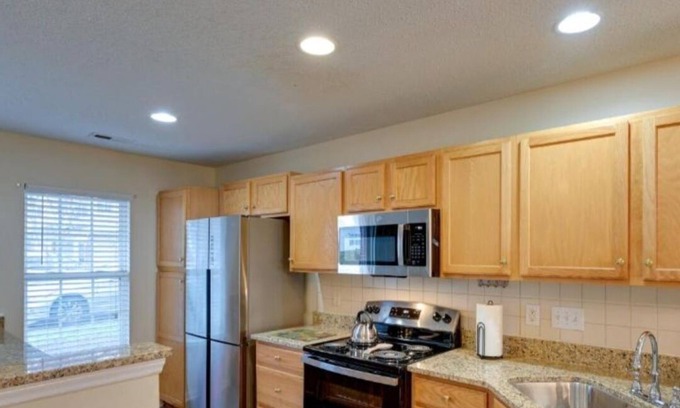 Greensboro House | Charming 3-bedroom house in lovely Greensboro with WiFi, AC