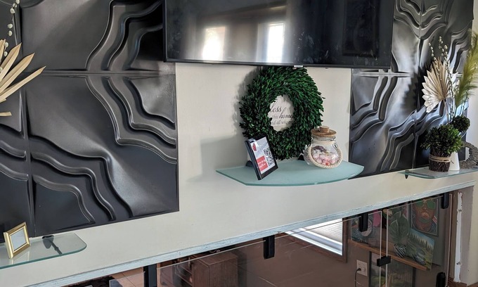 Oak Forest House | Charming 3-bedroom house with fitness equipment in lovely Oak Forest