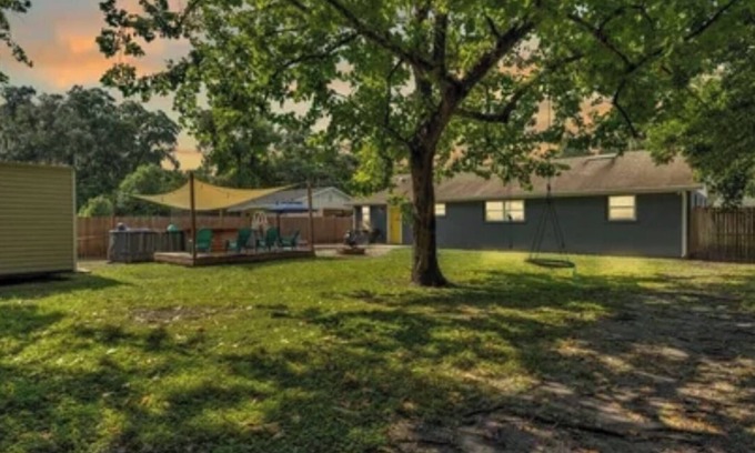 Plant City House | Charming 3-bedroom house in Plant City with WiFi and AC