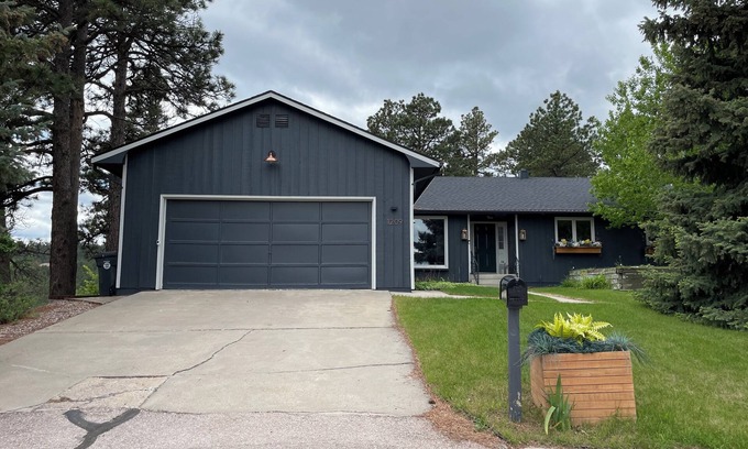 Rapid City House | Charming 3-bedroom house close to downtown with amazing views and outdoor space!