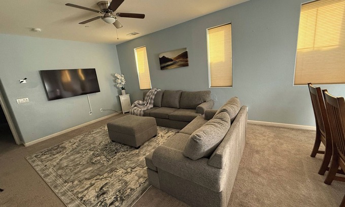 North Natomas House | Charming 3-bedroom house with WiFi and AC in marvelous Sacramento