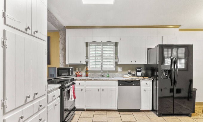 Forest Lake House | Charming 3-bedroom house in fabulous Tuscaloosa!