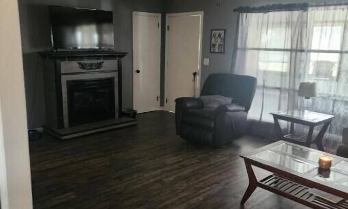Wapakoneta House | Charming 3-bedroom house in welcoming Wapakoneta with AC, WiFi
