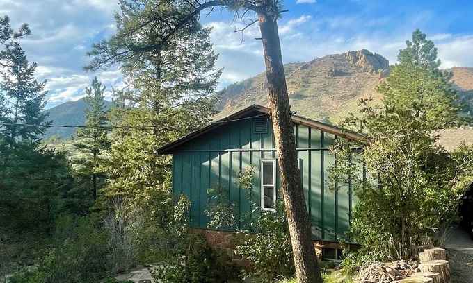 Jamestown House | Charming 3-bedroom house with views in desirable Jamestown