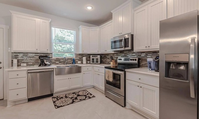 Jonestown House | Charming 3-bedroom house walking distance to Jones Brothers Park on Lake Travis.