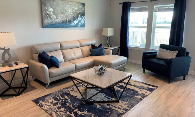Santa Fe House | Charming 3-bedroom house in Texas City Lake view