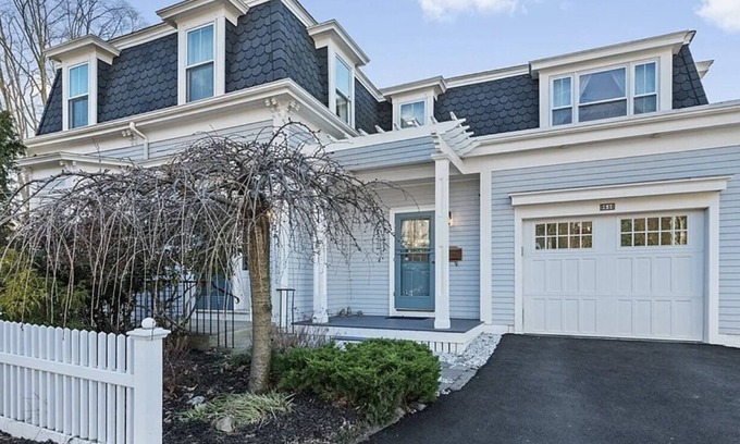 Lexington House | Charming 3-bedroom house with WiFi, AC in lovely Lexington