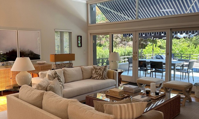 Wainscott House | Charming 3-bedroom house with AC, WiFi and heated pool in lovely Wainscott