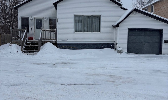 Laurium House | Charming 3-Bedroom Home in the UP - A Great Place for Family, Friends, and Paws!