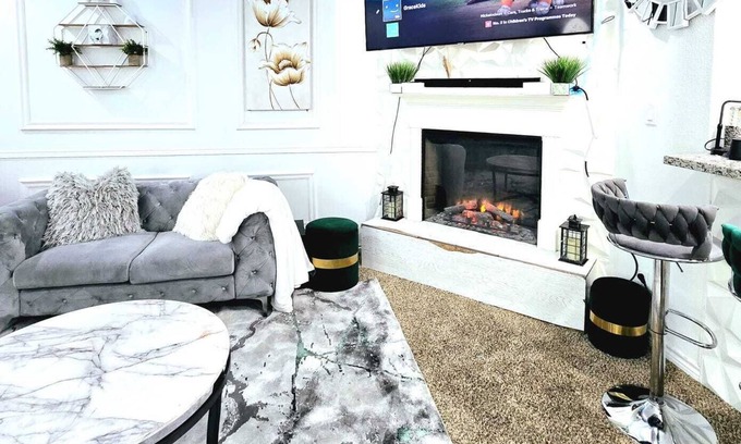 Odessa House | Charming 3-bedroom Home-away-from-Home with WiFi and indoor comfort in Odessa