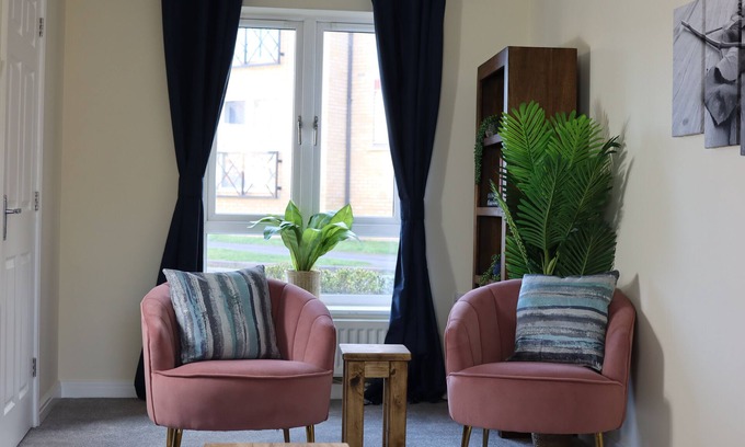 Ipswich House | Charming 3 Bedroom House With Off Road Parking