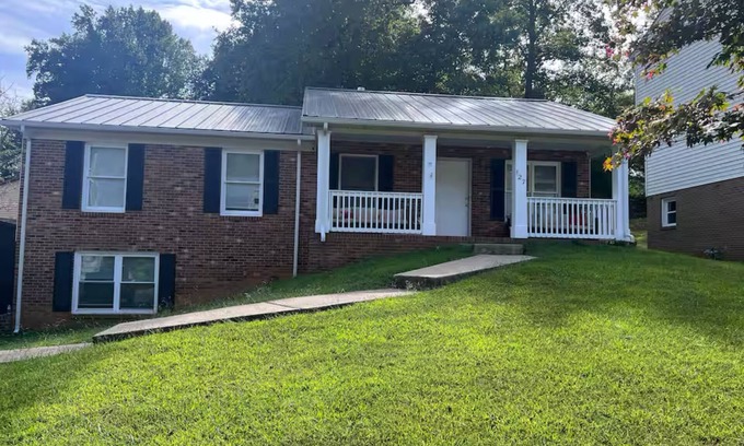 Danville House | Charming 3-bedroom house with AC, fitness room, WiFi in wonderful Danville