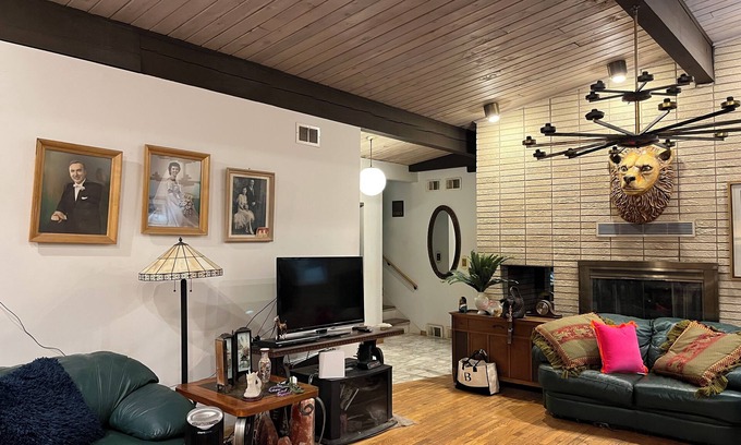 Hinsdale House | Charming 3-bedroom house in Pleasant Hinsdale with WiFi