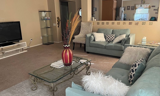 Maricopa House | Charming 3-bedroom house with WiFi and AC in Maricopa