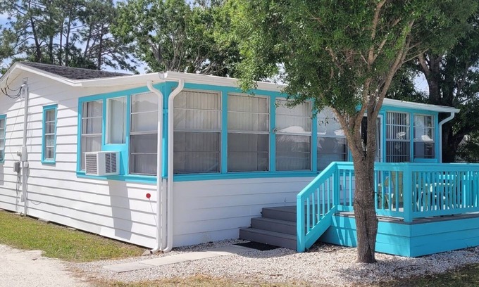 Oak Hill House | Charming 3-bedroom house Furnished with access to RV Park Use on IWC