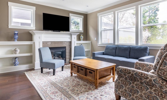 Concordia House | Charming 3 Bedroom House in Portland
