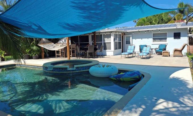 Sarasota Springs House | Charming 3-bedroom house with WiFi and AC in lovely Sarasota
