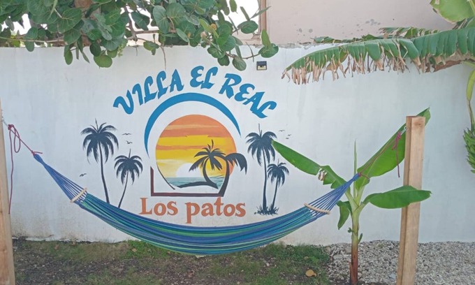 Los Patos House | Charming 3-bedroom house in Paraiso with AC and pool.