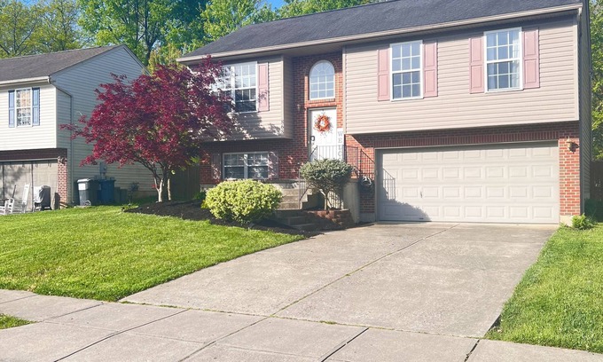 Erlanger House | Charming 3-bedroom house in Elsmere with full basement