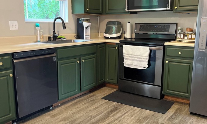Erlanger House | Charming 3-bedroom house w/deck in awesome Elsmere
