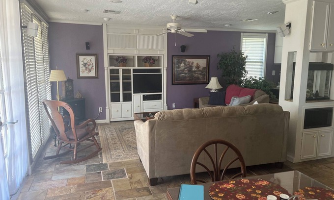 Lake Houston House | Charming 3-bedroom house with WiFi and AC in fabulous Huffman on Lake Houston