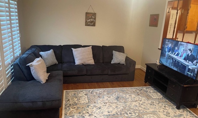 Kinston House | Charming 3-bedroom house in fantastic Kinston with WiFi, AC