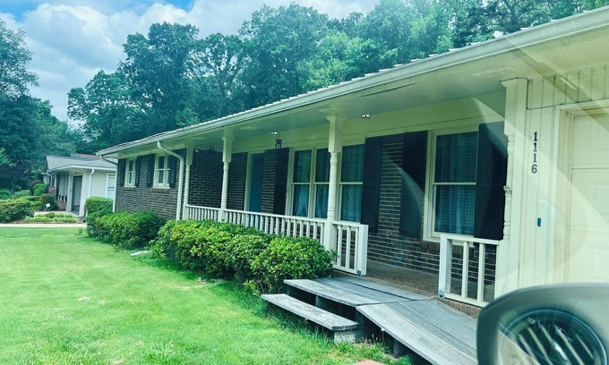 Lilburn House | Charming 3-bedroom house with AC, WiFi in lovely Lilburn