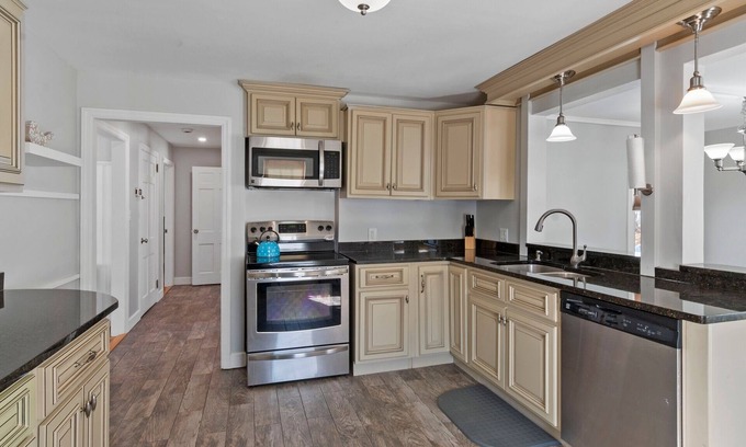 Methuen House | Charming 3-bedroom house in Methuen; minutes to Boston & NH region
