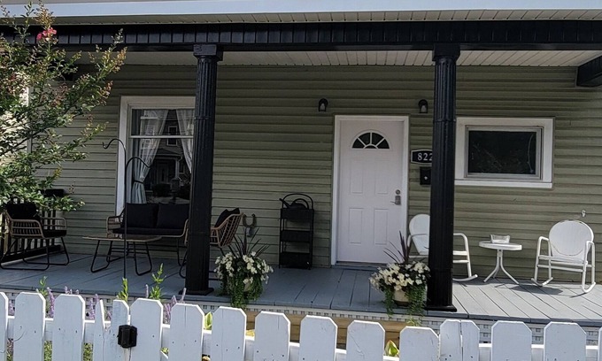 Roanoke House | Charming 3-bedroom house in Roanoke with fitness area, lots of space. Sleeps 6