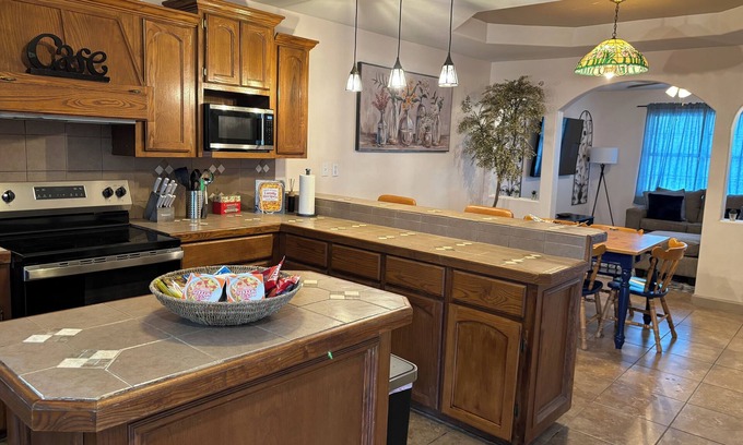Weslaco House | Charming 3-bedroom house in Weslaco/Elsa with AC, WiFi
