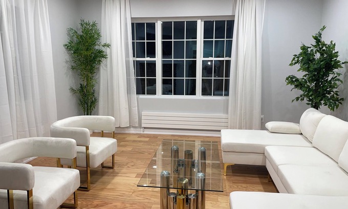 Southeast Yonkers House | Charming 3-bedroom house in Yonkers with AC, WiFi