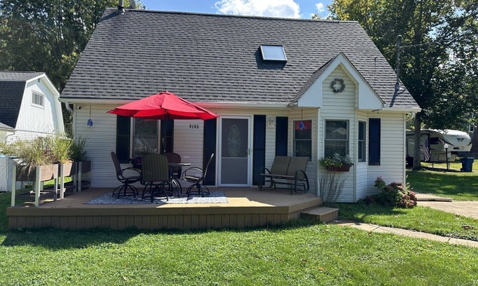 Lake Erie Beach House | Charming 3-bedroom house with WiFi, A/C on Lakeside Rd in Angola, NY