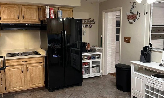 Trotwood House | Charming 3-bedroom house with AC and WiFi in delightful Dayton