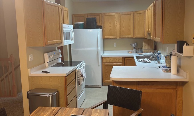 Fargo House | Charming 3-bedroom house with AC and WiFi in terrific Fargo