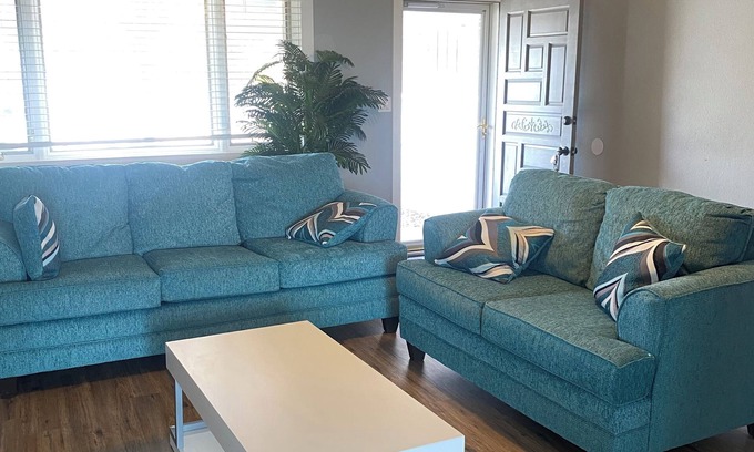 Gallup House | Charming 3-bedroom house with WiFi, AC in welcoming Gallup