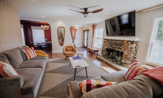 Julian House | Charming 3-bedroom house in Julian with pond