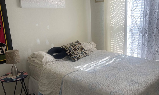 Rosston House | Charming 3-bedroom house with WiFi, AC in pleasant Ponder