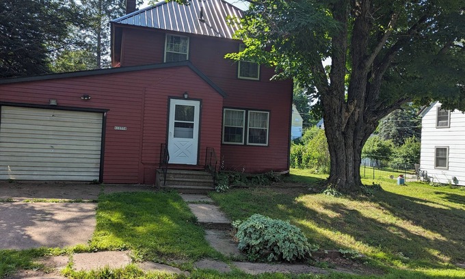 Ramsay House | Charming 3-bedroom house with AC and WiFi in wonderful Ramsay
