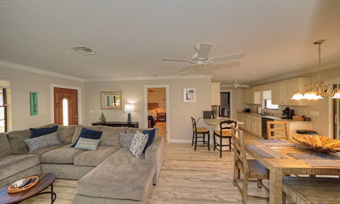 Stuart House | Charming 3-bedroom house in delightful Stuart on a quiet dead end street.