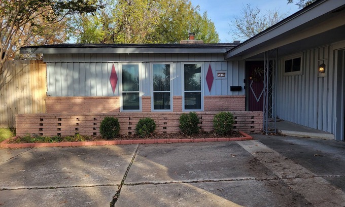 Tulsa House | Charming 3-bedroom house in Tulsa. Escape with the whole family including pets!