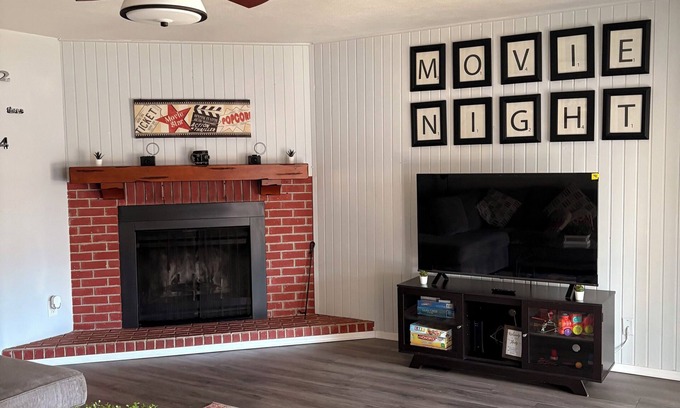 Yuma House | CHARMING 3-BEDROOM HOUSE WITH AC AND WiFi CENTRALLY LOCATED IN YUMA