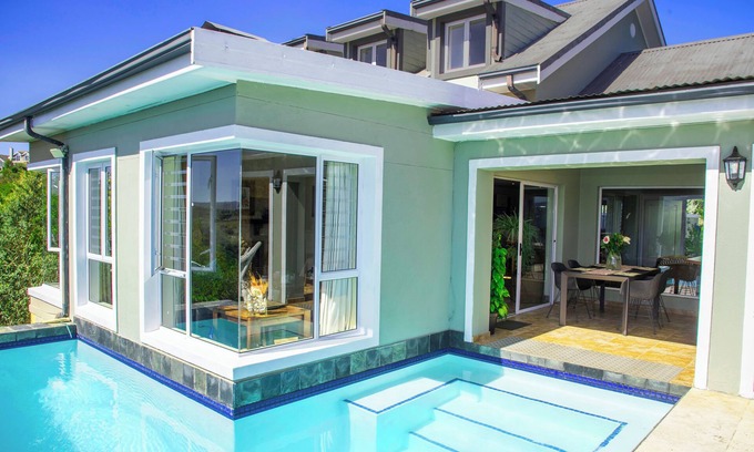 Knysna House | Charming 3-bedroom house with pool in Pezula Golf Estate!