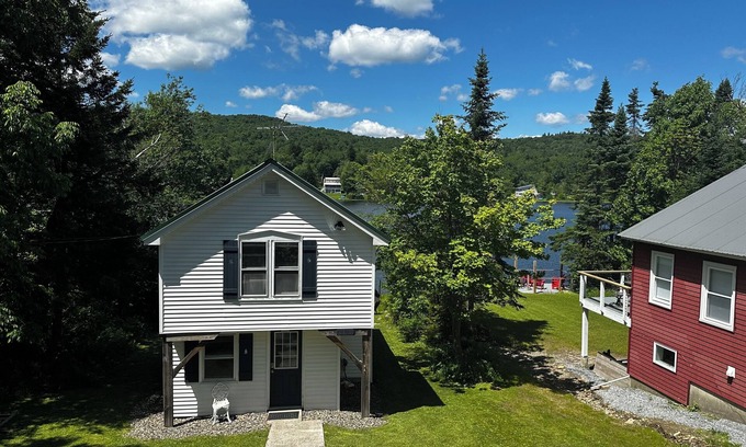 Woodford Cottage | Charming 3-bedroom Lakefront cottage in Woodford VT with WiFi access