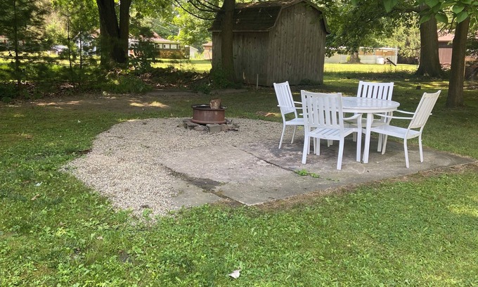 Pymatuning Central House | Charming 3-bedroom mobile home in adorable Espyville with WiFi, AC