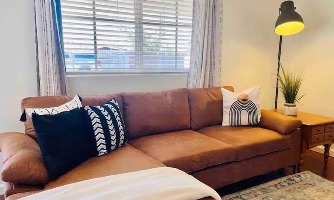 Yuma House | Charming 3 Bedroom Mid-Century Modern Home with Gym & Game Room