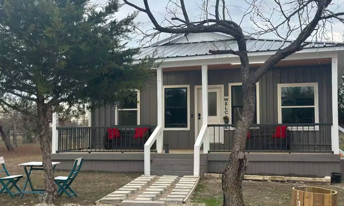 Navarro County House | Charming 3-Bedroom New Container Home in Rice, TX – Cozy & Modern Escape!