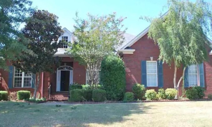 Belle Mina House | Charming 3-bedroom + office, fully furnished home in fabulous Madison AL