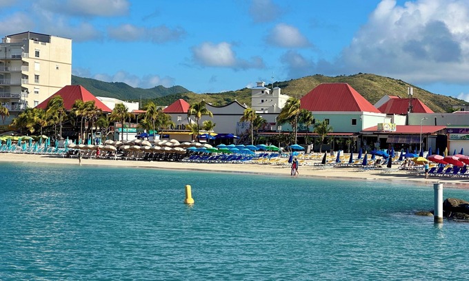 Philipsburg Boat Rental | Charming 3-bedroom 3-bath yacht w/sundecks, AC and WiFi in amazing Philipsburg
