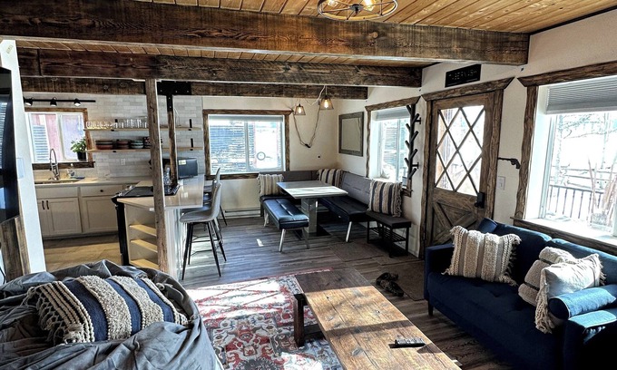 Tabernash Cabin | Charming 3-bedroom Tabernash Tavern at Winter Park
