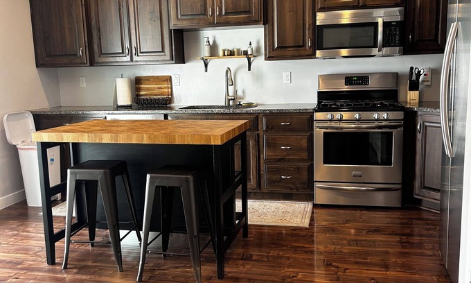 Davis County House | Charming 3-bedroom townhome in welcoming Kaysville with AC, WiFi